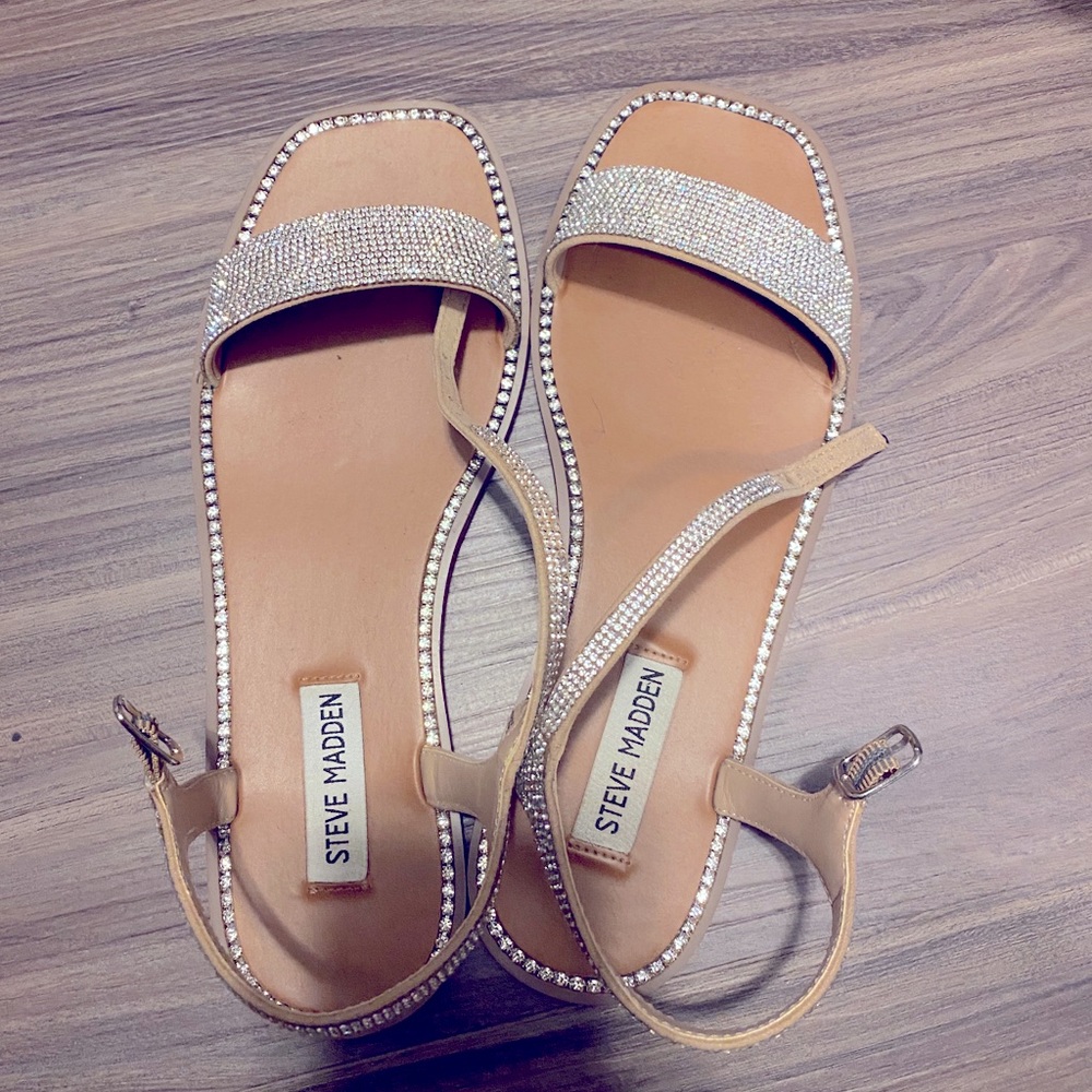 Like new Steve Madden sandals